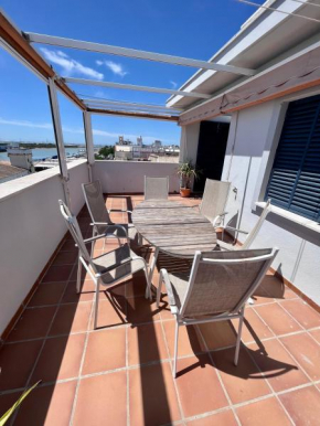 GATU Lujoso Ático Dúplex en Bajamar ideal para familias o grupos Sólo mayores de 25 años, El Puerto De Santa Maria